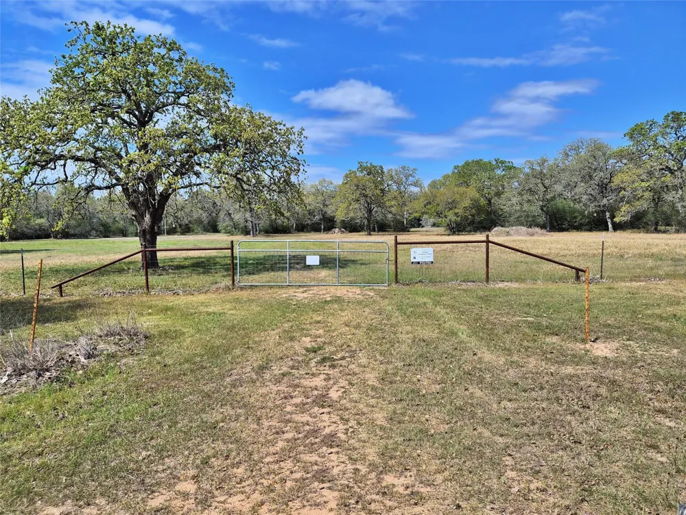 1085 Reeves Road Garwood, TX 77442