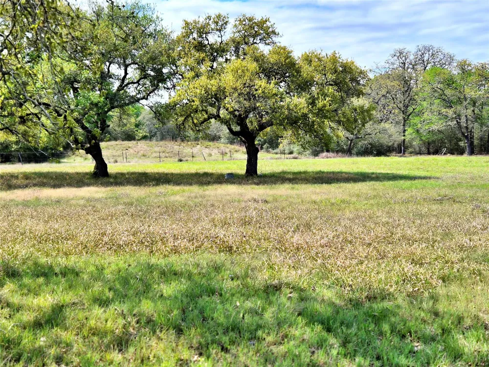 1085 Reeves Road Garwood, TX 77442