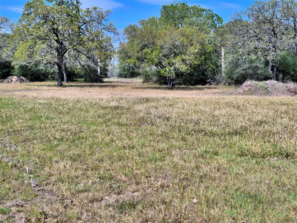 1085 Reeves Road Garwood, TX 77442