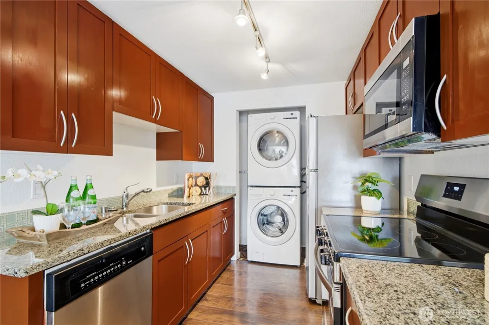 3045 20th Avenue W #403 Seattle, WA 98199