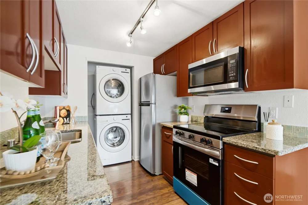 3045 20th Avenue W #403 Seattle, WA 98199