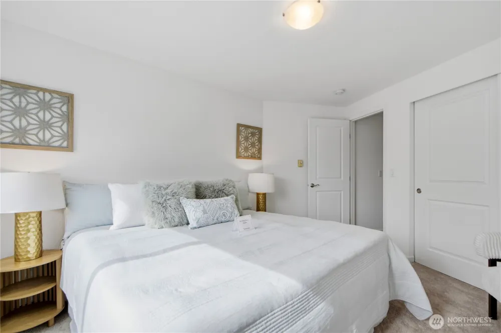 3045 20th Avenue W #403 Seattle, WA 98199