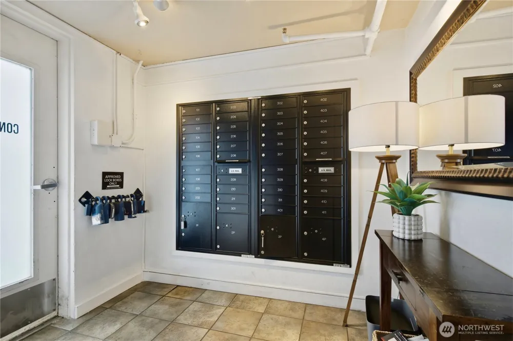 3045 20th Avenue W #403 Seattle, WA 98199