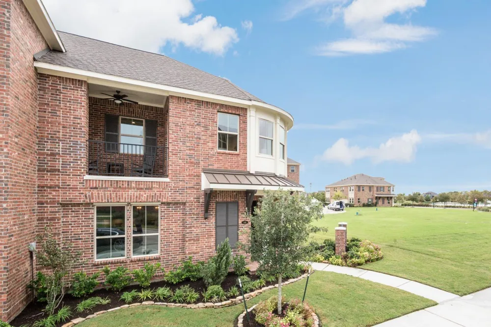 106 Stadium Drive Sugar Land, TX 77498
