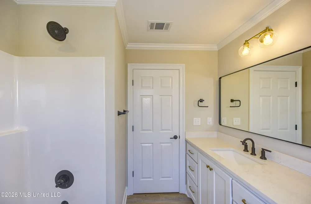 2410 Eagle Lake Shore Road Vicksburg, MS 39183