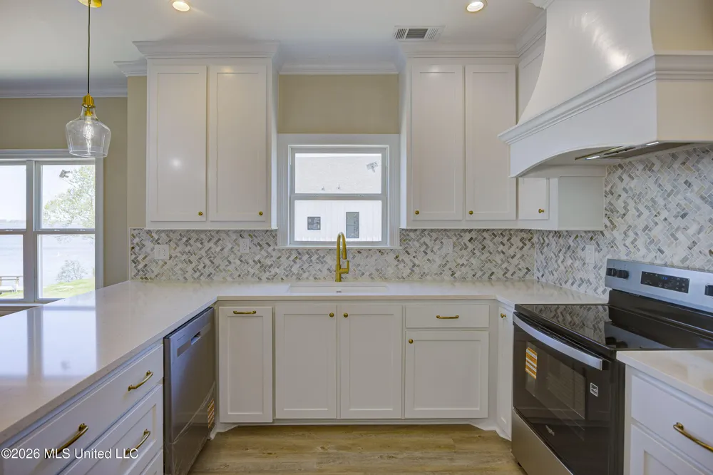2410 Eagle Lake Shore Road Vicksburg, MS 39183