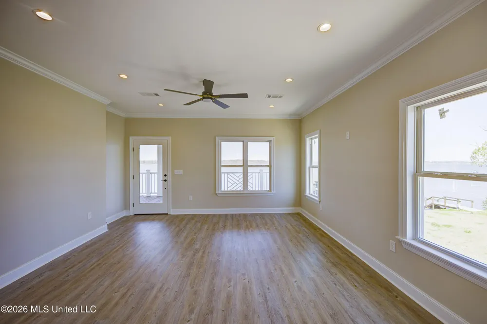 2410 Eagle Lake Shore Road Vicksburg, MS 39183