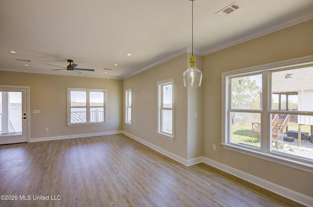 2410 Eagle Lake Shore Road Vicksburg, MS 39183