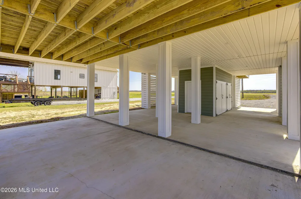 2410 Eagle Lake Shore Road Vicksburg, MS 39183