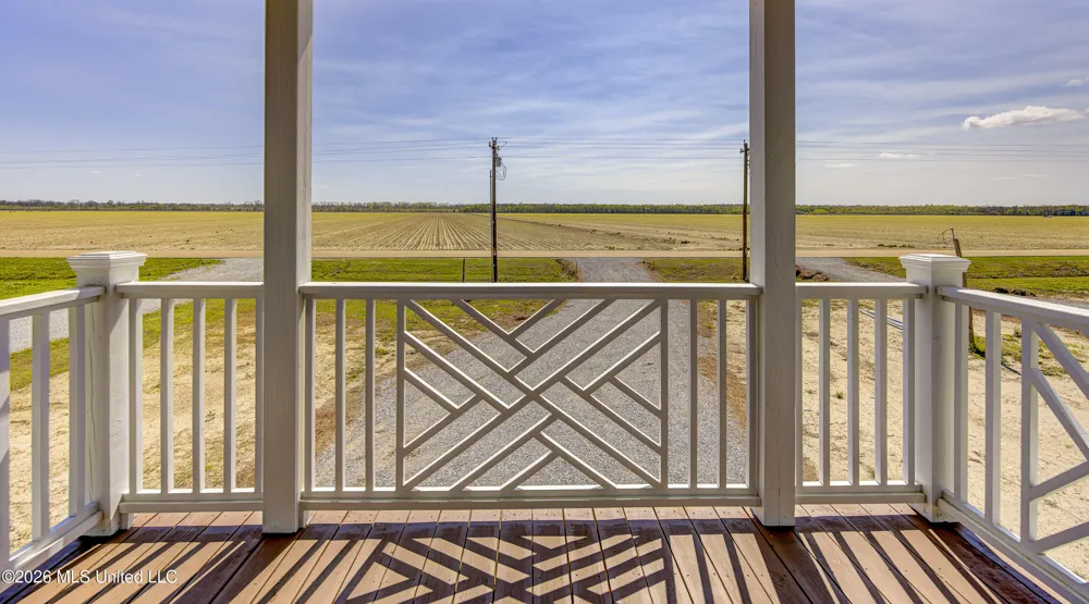 2410 Eagle Lake Shore Road Vicksburg, MS 39183
