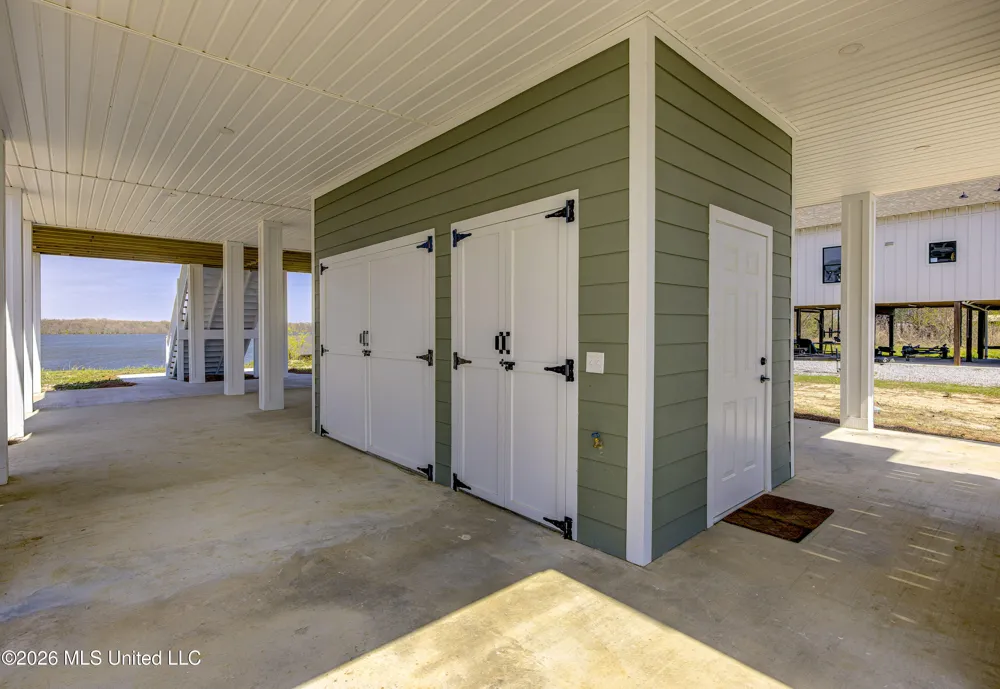 2410 Eagle Lake Shore Road Vicksburg, MS 39183