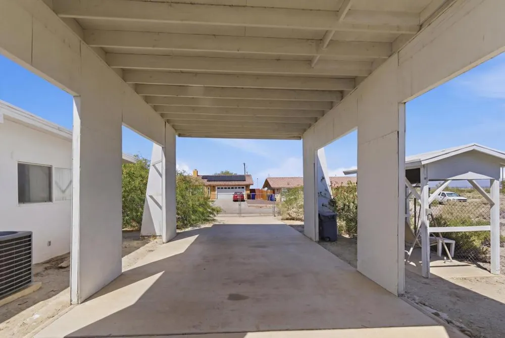 994 Sea Crest Place Thermal, CA 92274