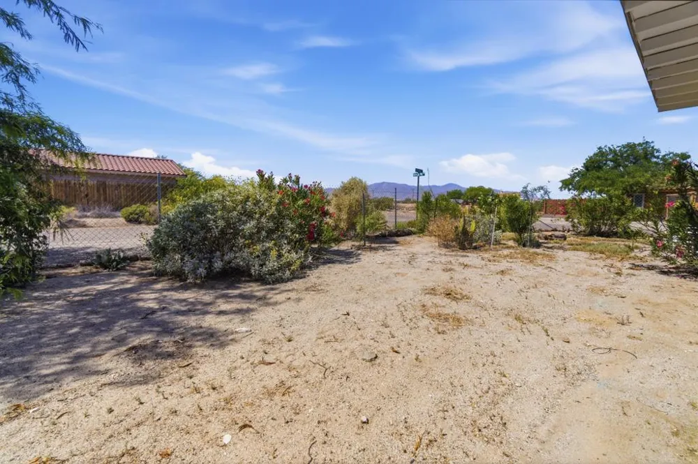 994 Sea Crest Place Thermal, CA 92274