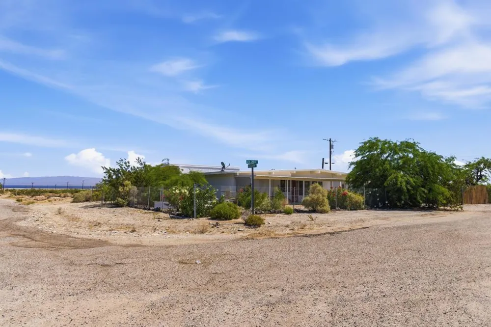 994 Sea Crest Place Thermal, CA 92274