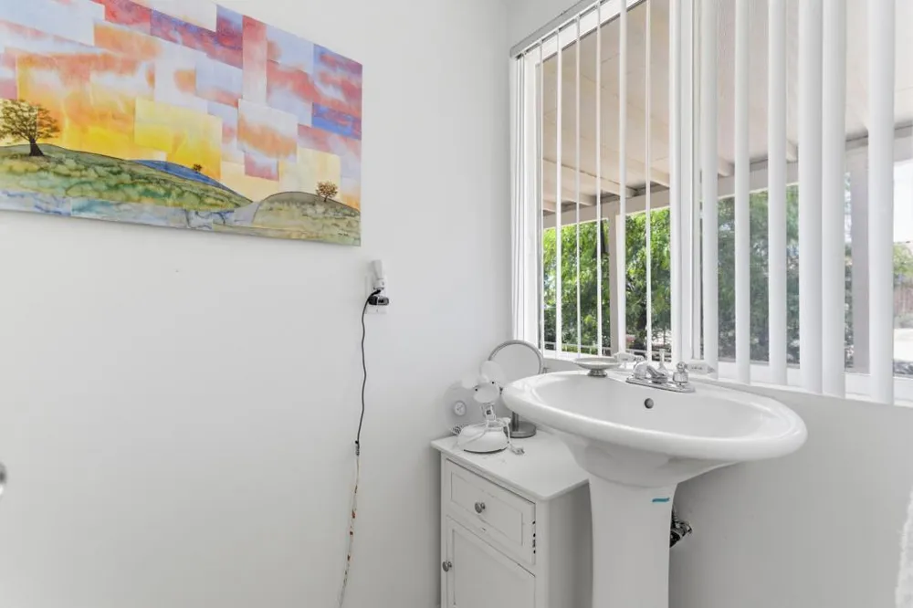 994 Sea Crest Place Thermal, CA 92274