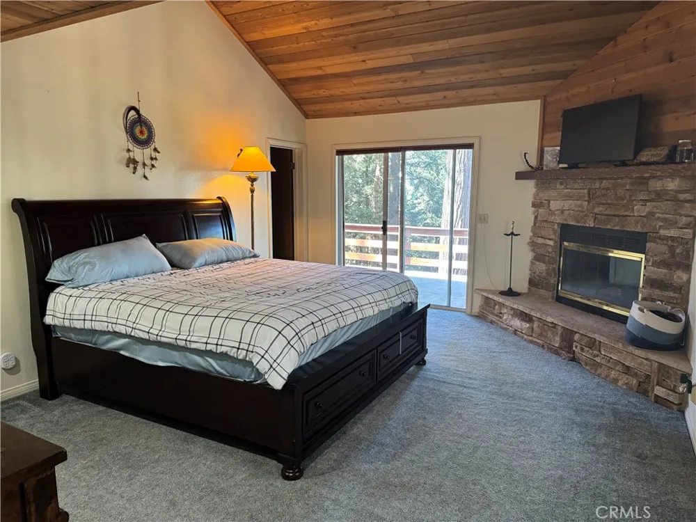 21564 Jobs Peak Cedarpines Park, CA 92322