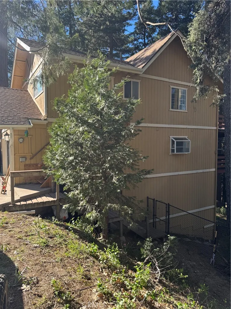 21564 Jobs Peak Cedarpines Park, CA 92322