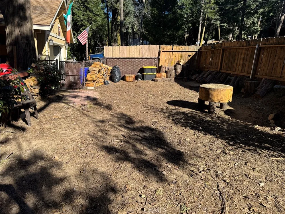 21564 Jobs Peak Cedarpines Park, CA 92322
