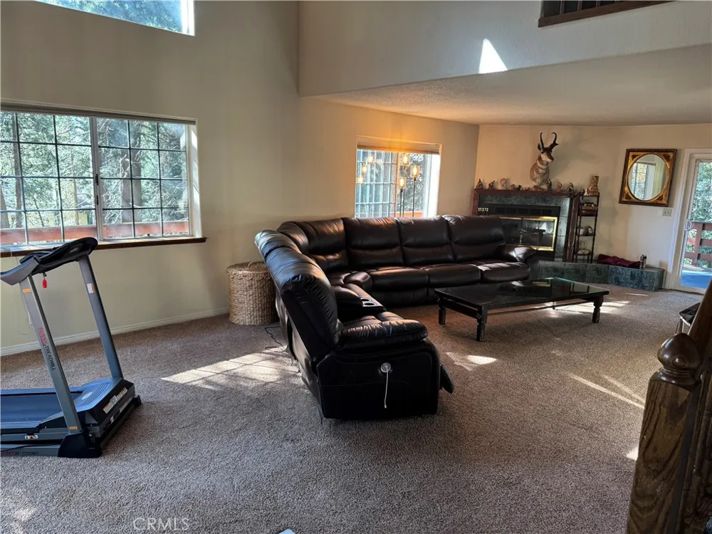 21564 Jobs Peak Cedarpines Park, CA 92322