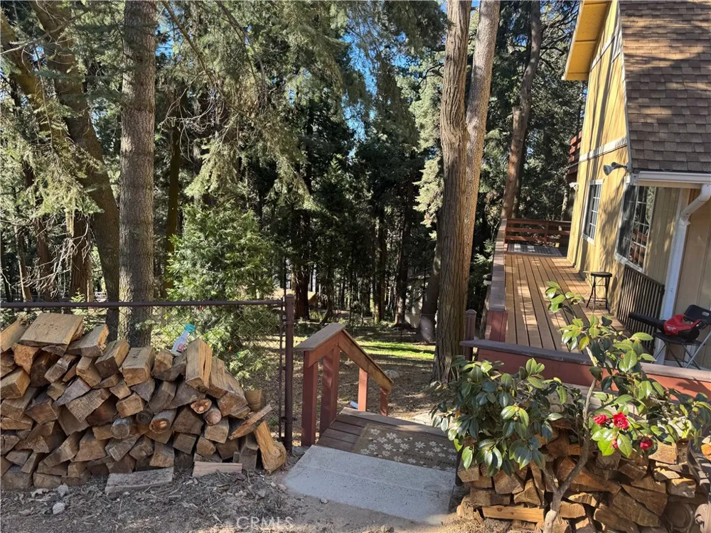 21564 Jobs Peak Cedarpines Park, CA 92322