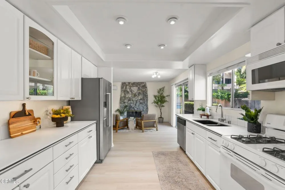 1689 Amador Lane Newbury Park, CA 91320