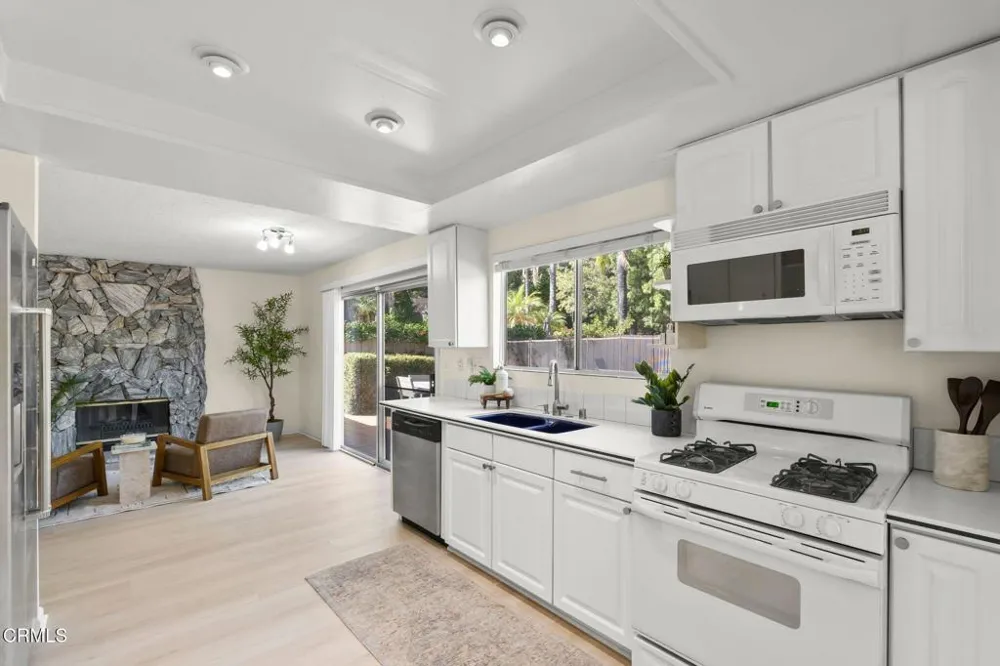 1689 Amador Lane Newbury Park, CA 91320