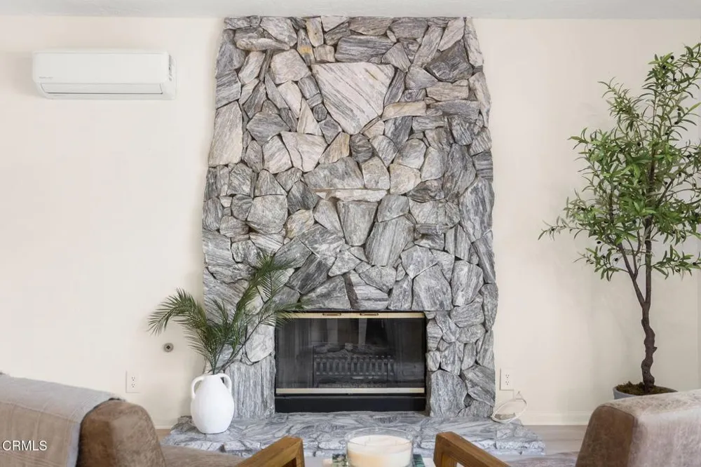 1689 Amador Lane Newbury Park, CA 91320