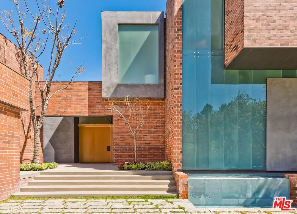 3350 Stone Ridge Lane Los Angeles, CA 90077