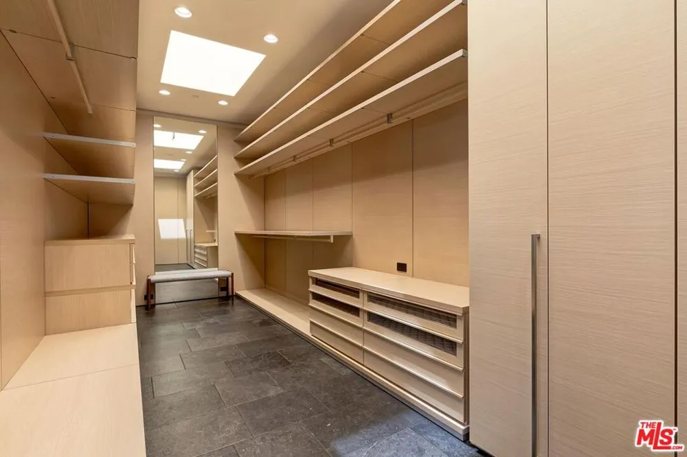 3350 Stone Ridge Lane Los Angeles, CA 90077