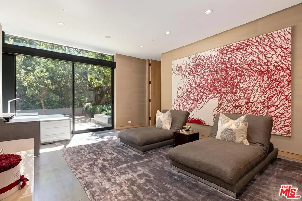 3350 Stone Ridge Lane Los Angeles, CA 90077