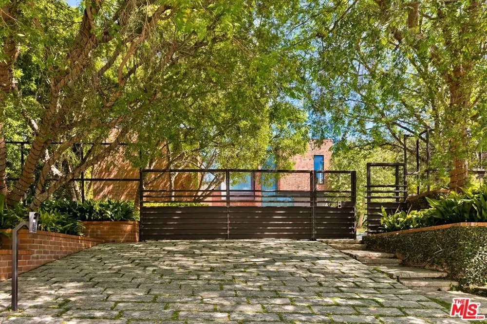 3350 Stone Ridge Lane Los Angeles, CA 90077