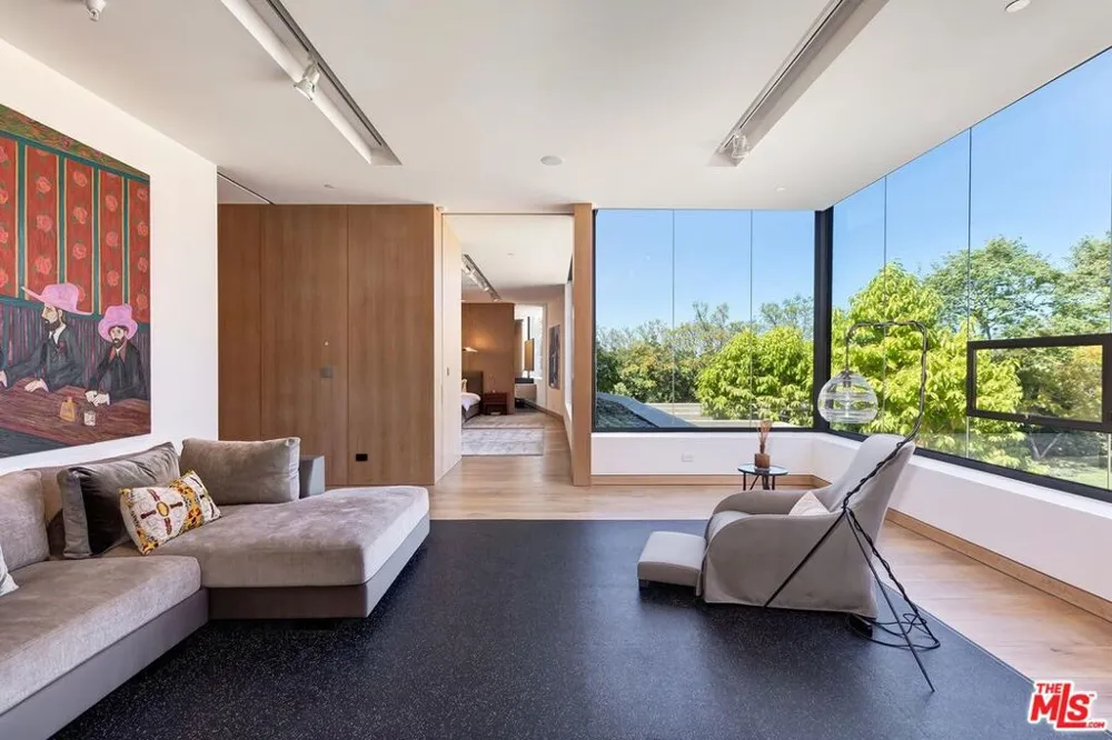 3350 Stone Ridge Lane Los Angeles, CA 90077