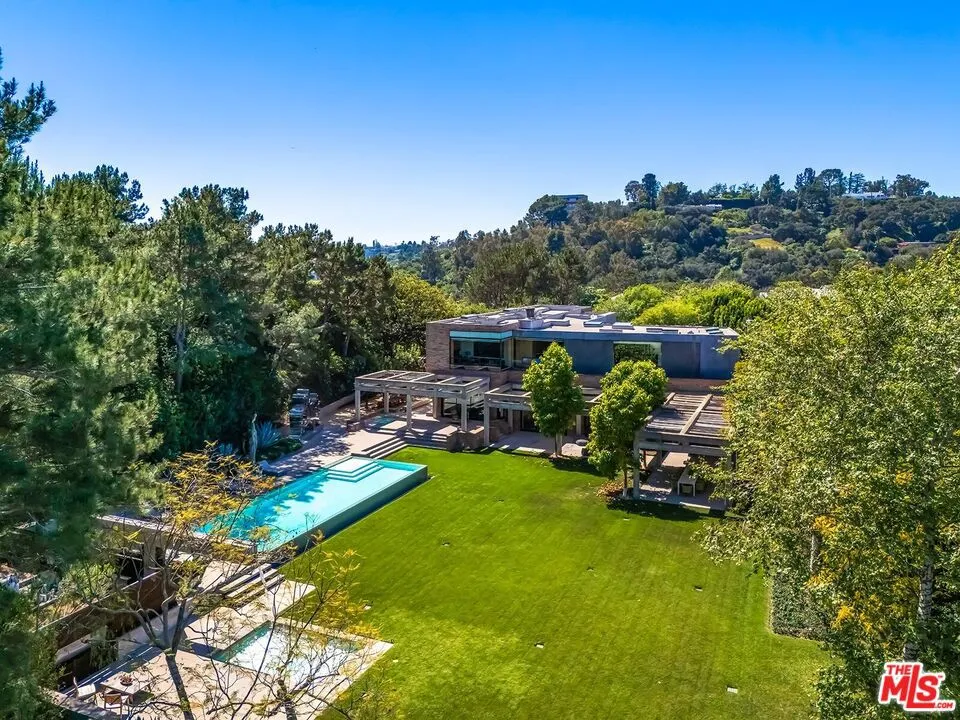 3350 Stone Ridge Lane Los Angeles, CA 90077