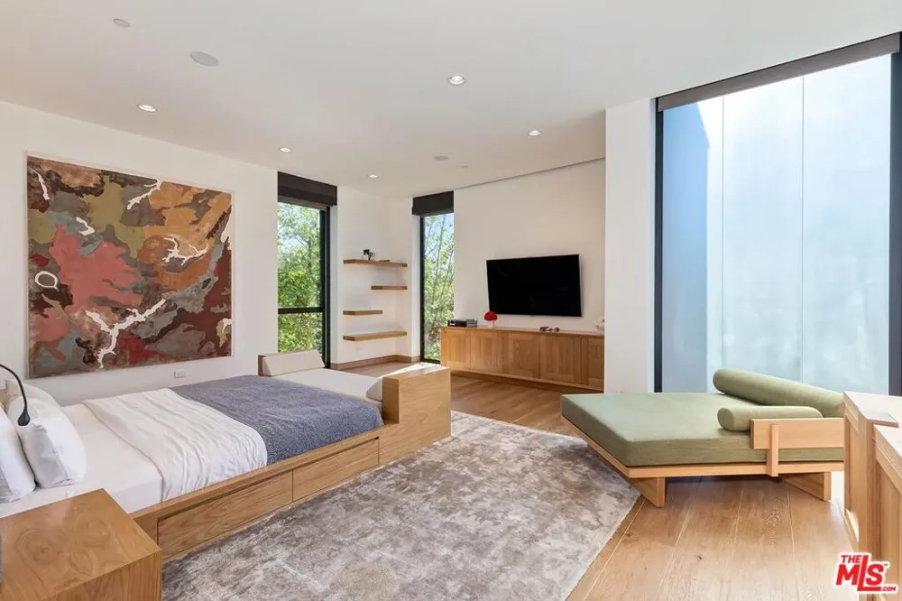 3350 Stone Ridge Lane Los Angeles, CA 90077