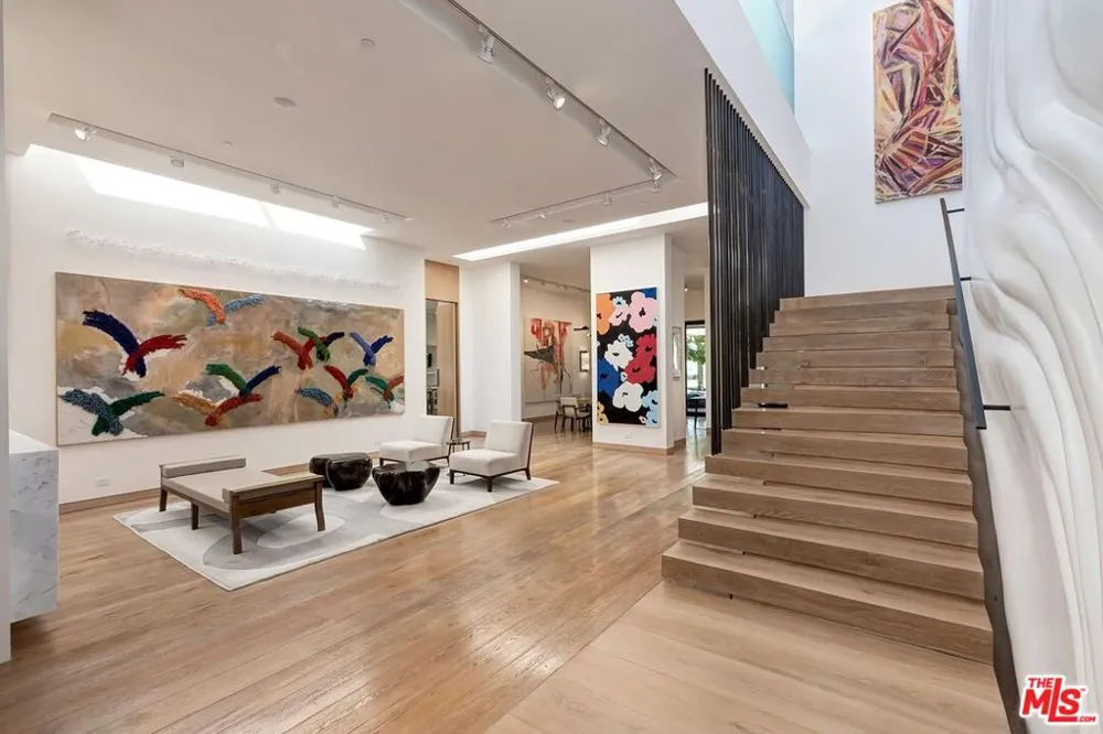 3350 Stone Ridge Lane Los Angeles, CA 90077
