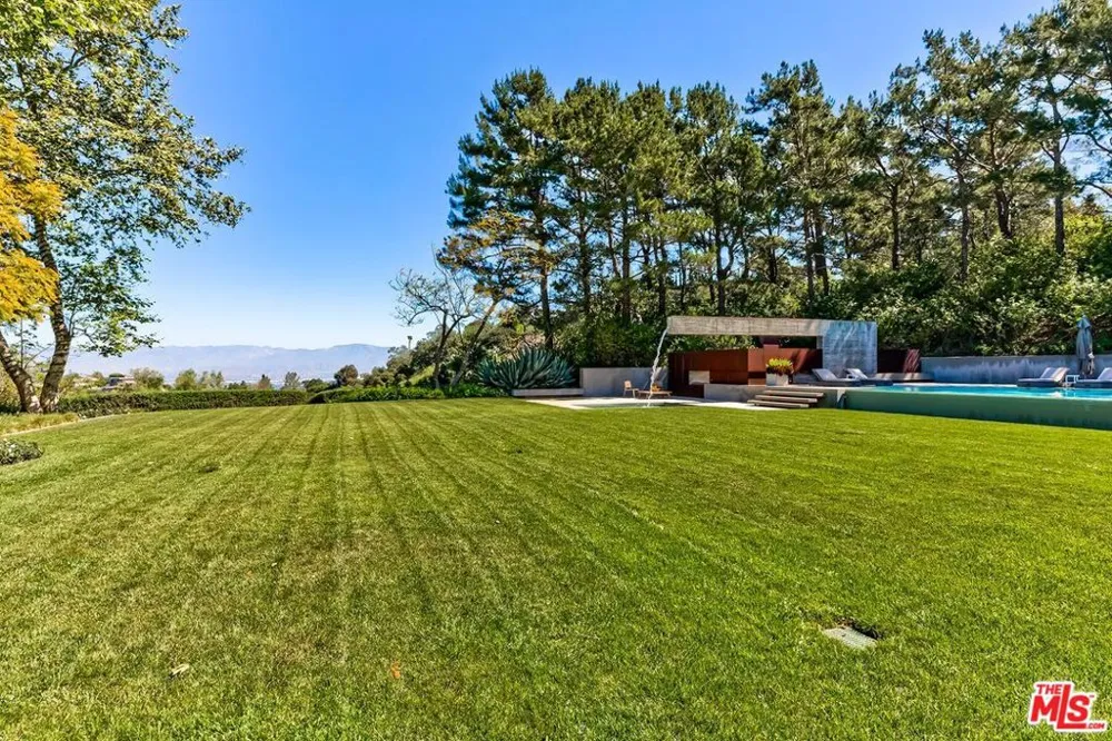3350 Stone Ridge Lane Los Angeles, CA 90077