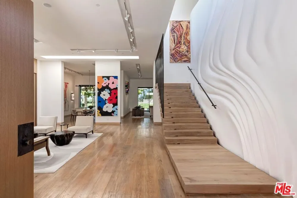 3350 Stone Ridge Lane Los Angeles, CA 90077
