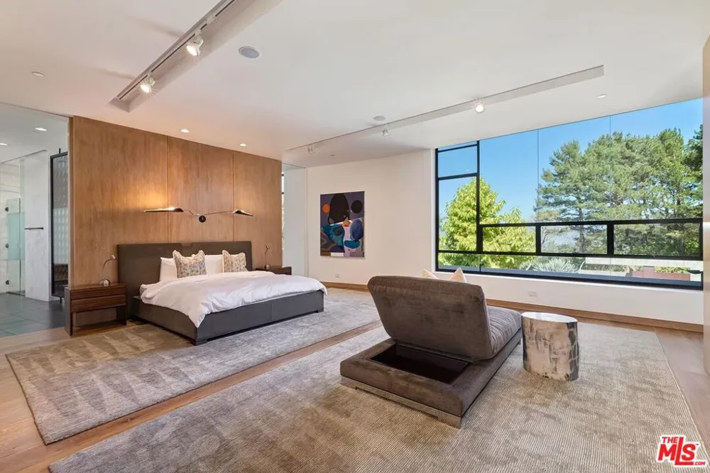 3350 Stone Ridge Lane Los Angeles, CA 90077