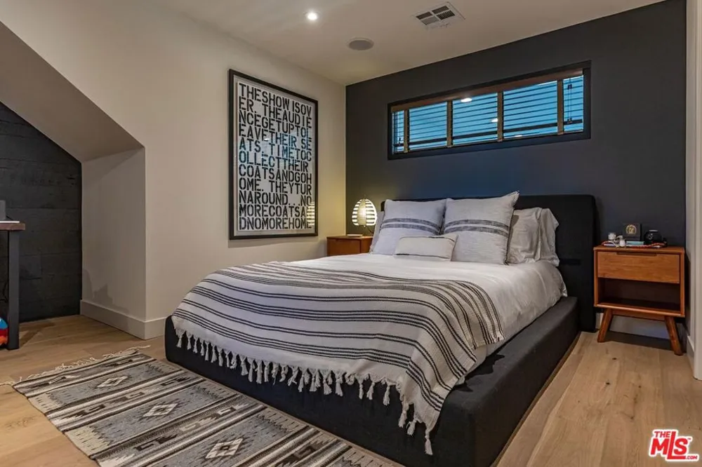 214 S Venice Boulevard Venice, CA 90291