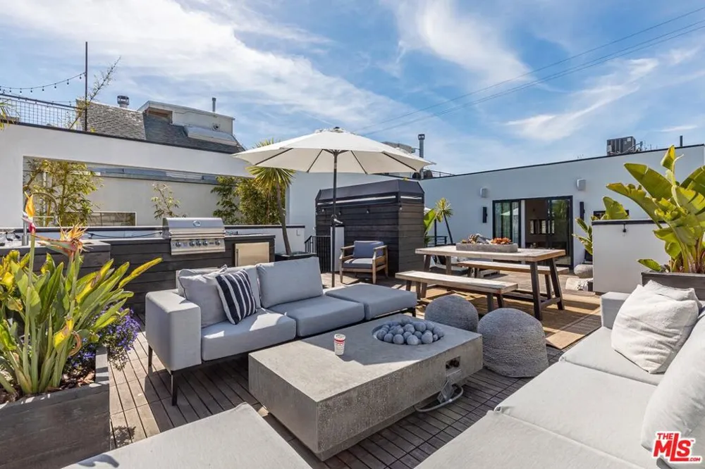 214 S Venice Boulevard Venice, CA 90291