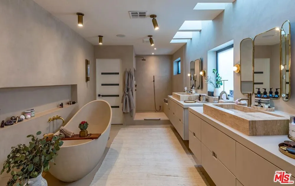 214 S Venice Boulevard Venice, CA 90291