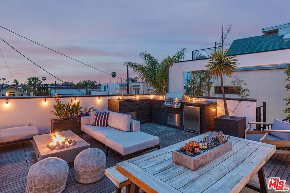 214 S Venice Boulevard Venice, CA 90291