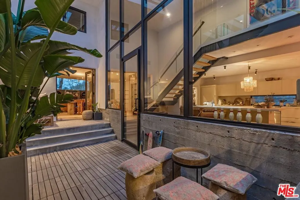 214 S Venice Boulevard Venice, CA 90291