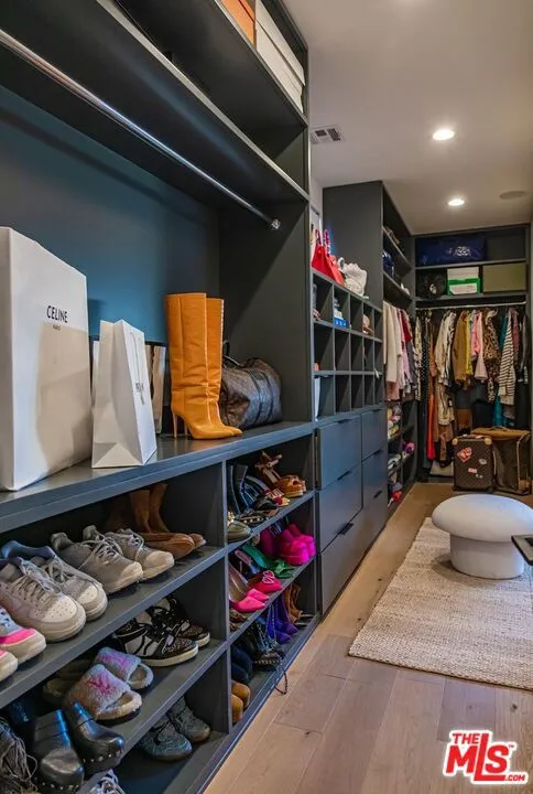 214 S Venice Boulevard Venice, CA 90291