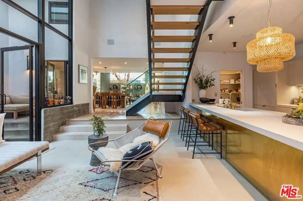 214 S Venice Boulevard Venice, CA 90291