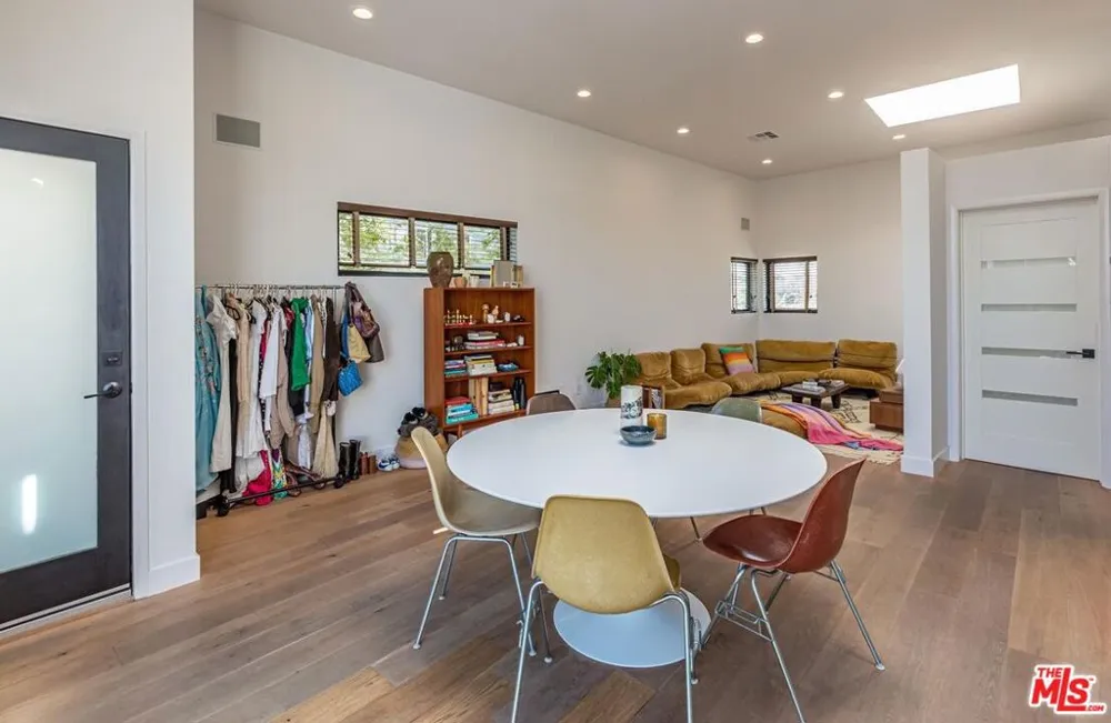 214 S Venice Boulevard Venice, CA 90291