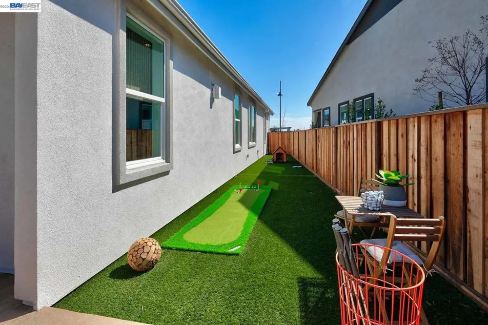 927 Conrad Street Manteca, CA 95336