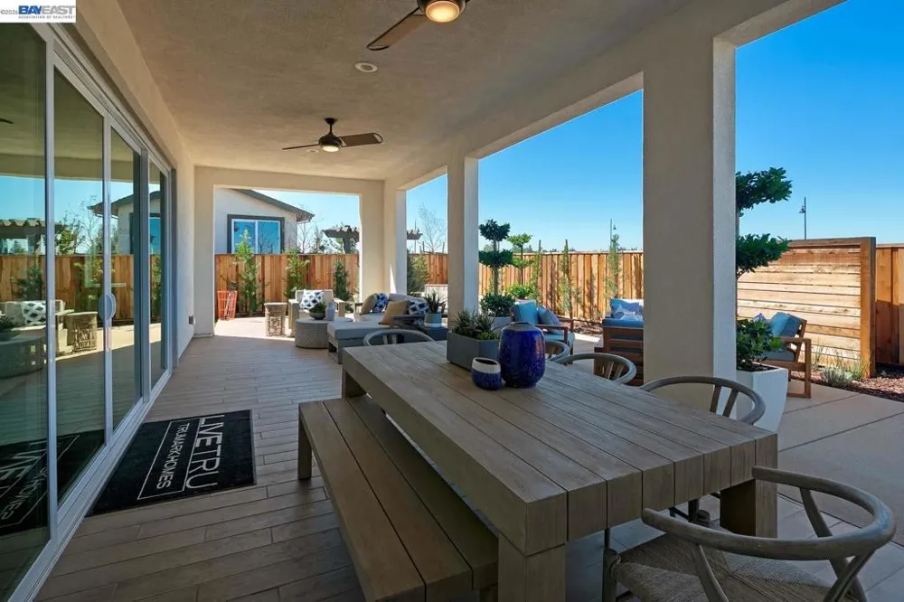 927 Conrad Street Manteca, CA 95336