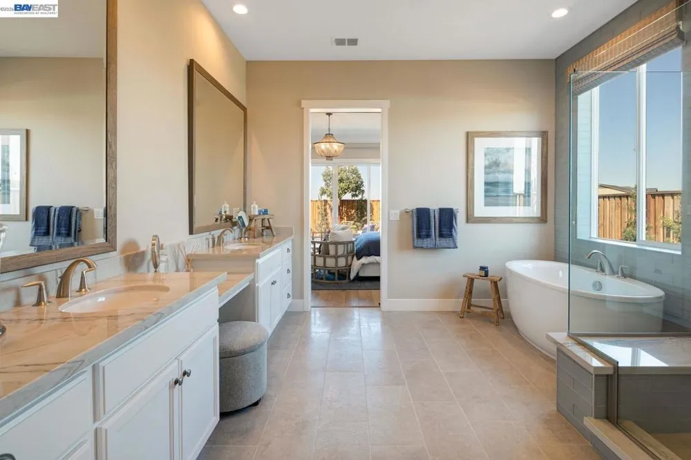 927 Conrad Street Manteca, CA 95336