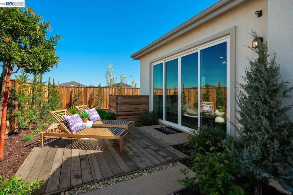 927 Conrad Street Manteca, CA 95336